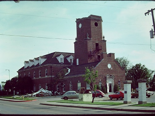 tornado21975.jpg